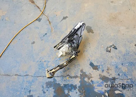 2018 Subaru Forester 2.5I Premium из США, поврежденный, VIN JF2SJAGC9JH536414